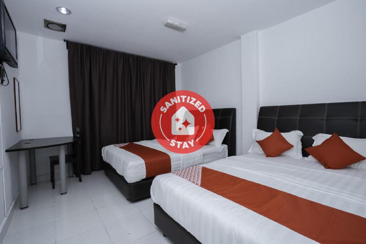 Oyo 988 Malawati Ria Hotel Kuala Selangor Esterno foto