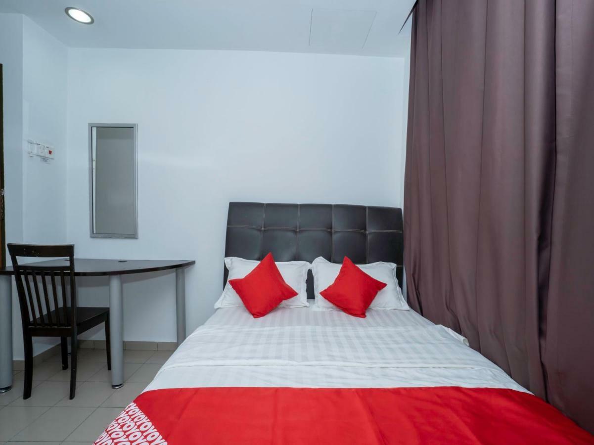 Oyo 988 Malawati Ria Hotel Kuala Selangor Esterno foto