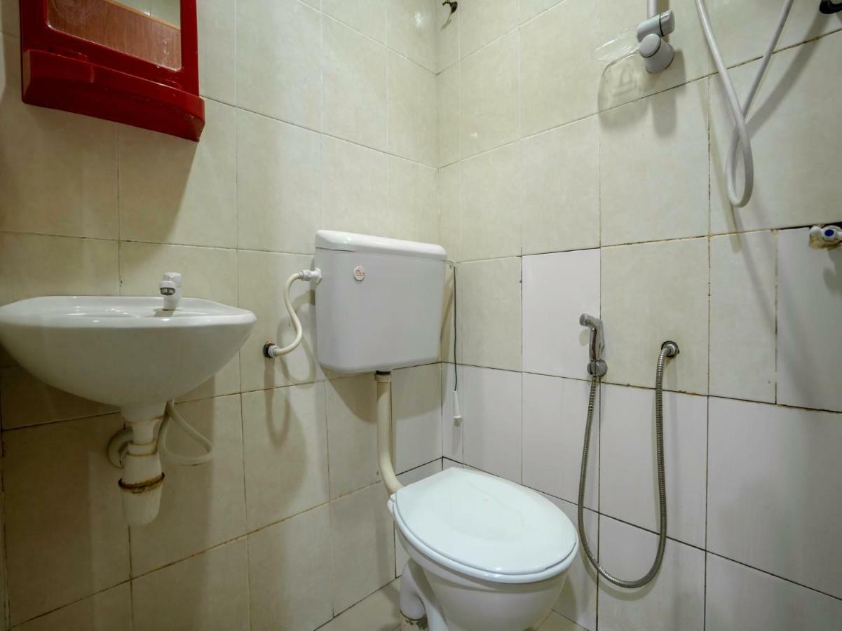 Oyo 988 Malawati Ria Hotel Kuala Selangor Esterno foto